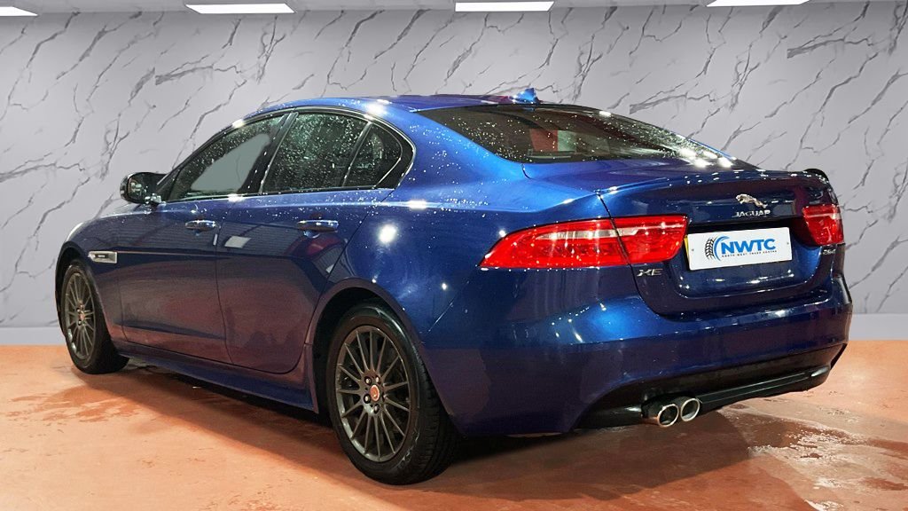 Used Jaguar XE 2016 for sale - 76724972: Photo 4