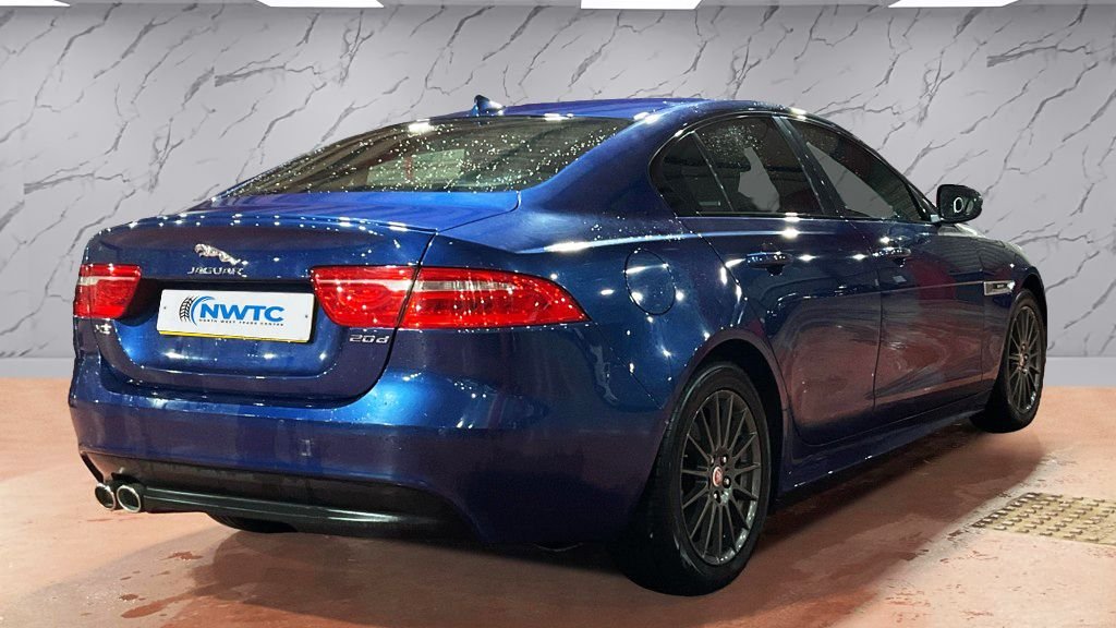 Used Jaguar XE 2016 for sale - 76724972: Photo 5