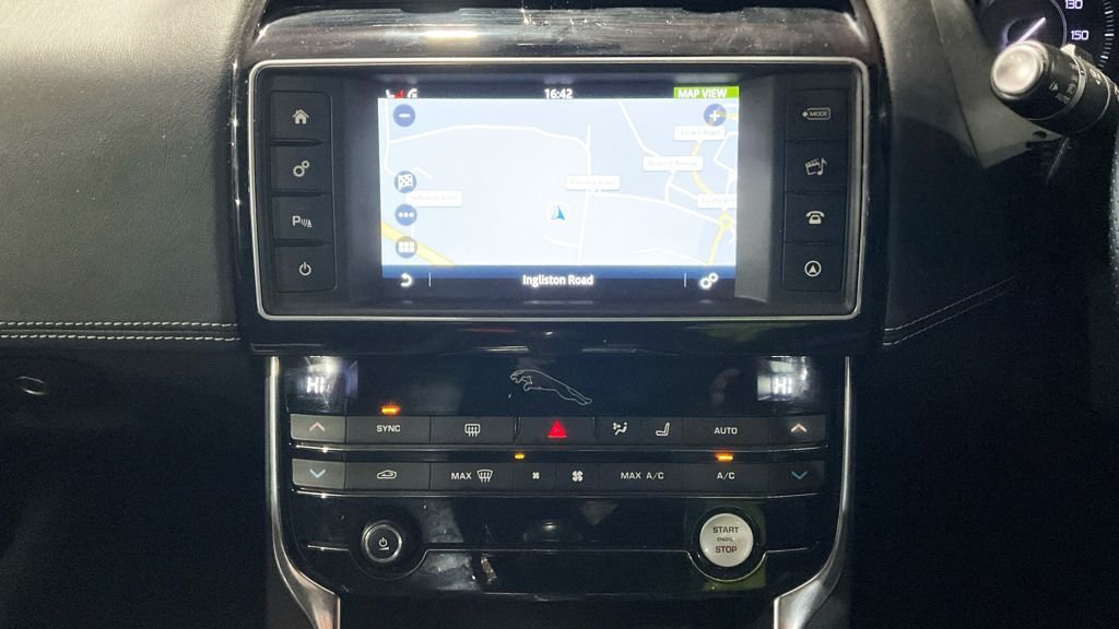 Used Jaguar XE 2016 for sale - 76724972: Photo 8