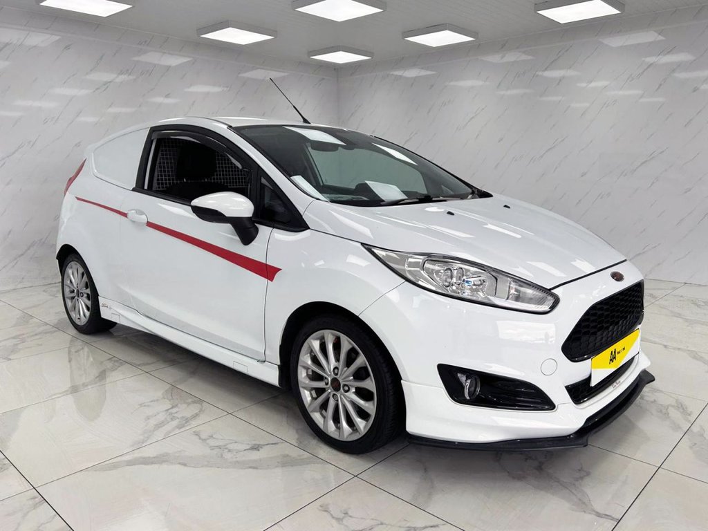 Used Ford Fiesta 2015 for sale - 76527252: Photo 2