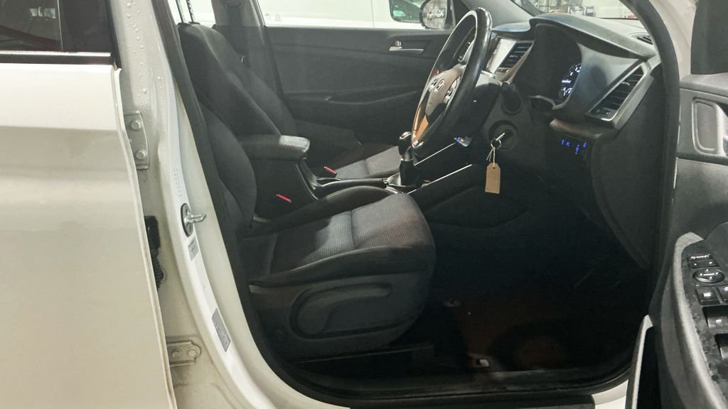 Used Hyundai TUCSON 2017 for sale - 76724960: Photo 10