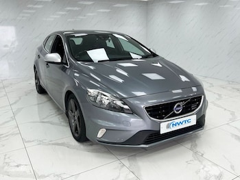 Used Volvo V40 2015 for sale - 77936952: Photo