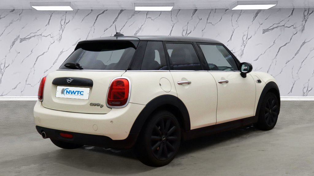 Used MINI Hatch 2018 for sale - 77140216: Photo 5