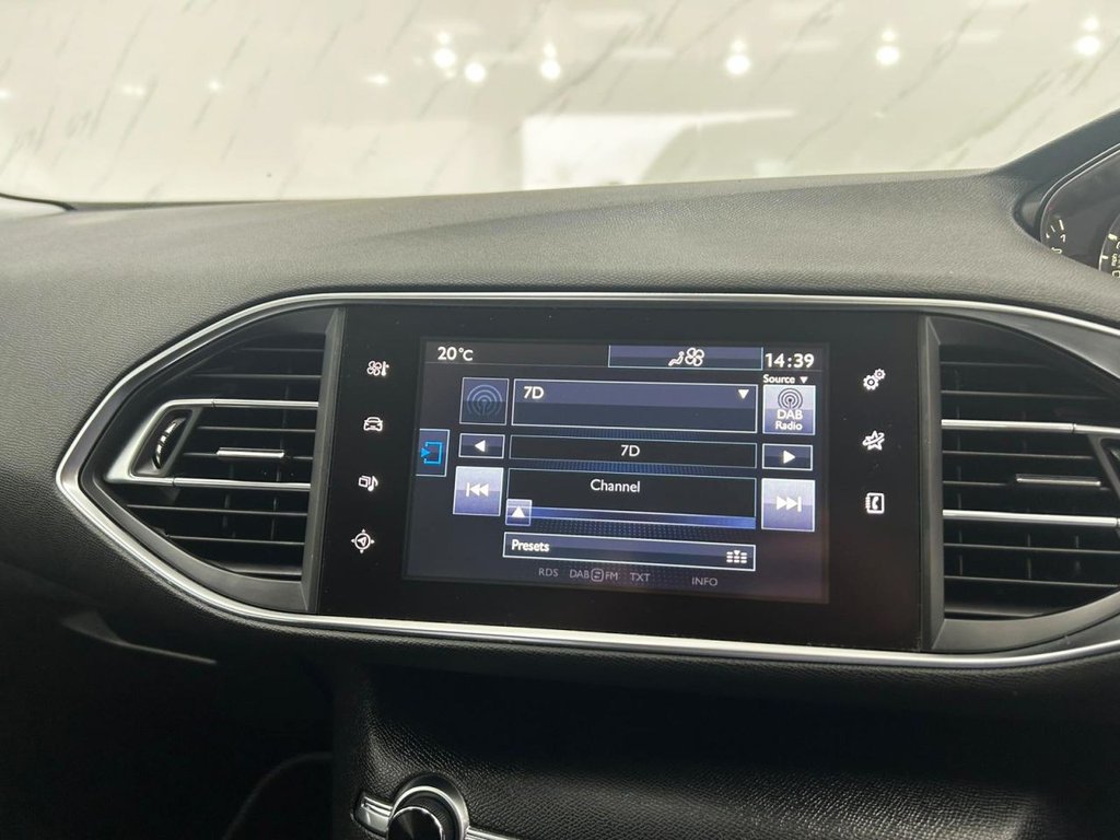 Used Peugeot 308 2015 for sale - 76068557: Photo 14