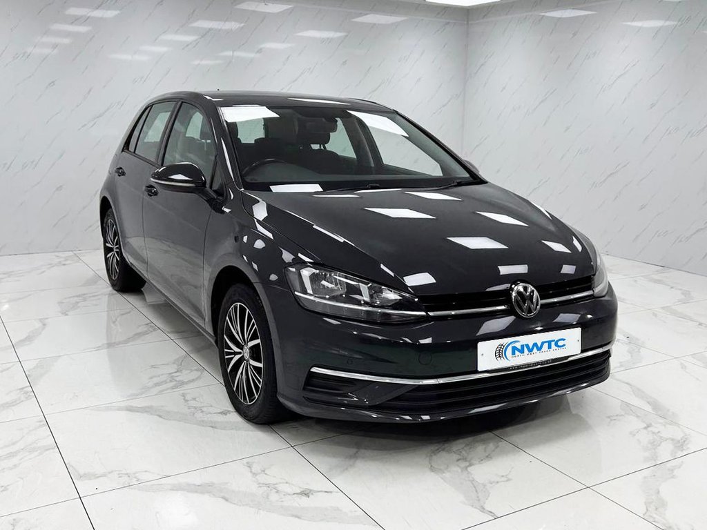 Used Volkswagen Golf 2017 for sale - 77020376: Photo 2