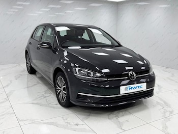 Used Volkswagen Golf 2017 for sale - 77020376: Photo