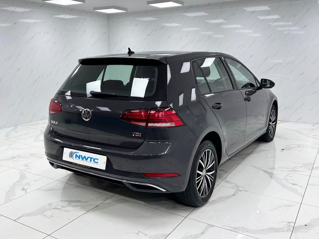 Used Volkswagen Golf 2017 for sale - 77020376: Photo 9