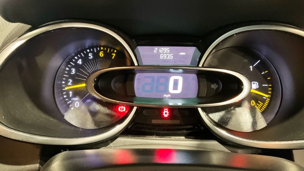 Used Renault Clio 2015 for sale - 77498893: Photo 12