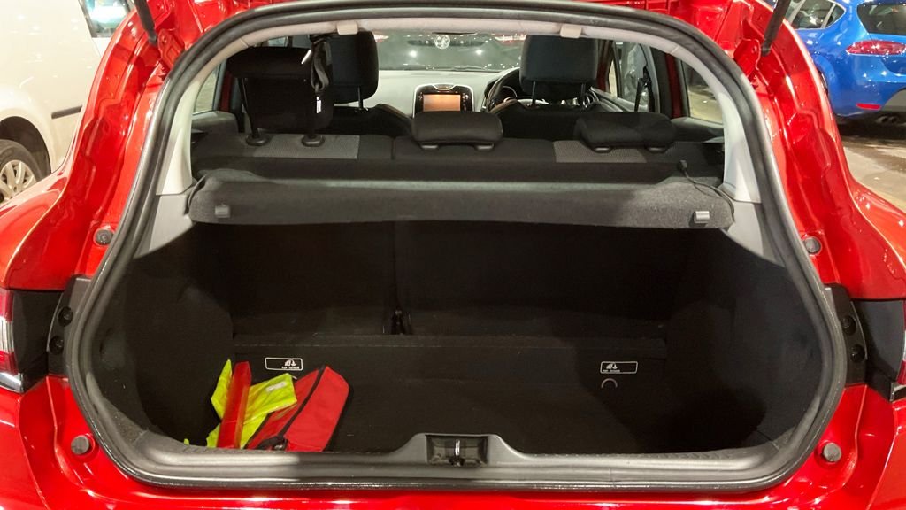 Used Renault Clio 2015 for sale - 77498893: Photo 15