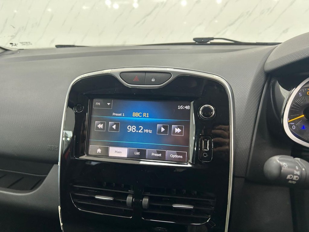 Used Renault Clio 2015 for sale - 77498893: Photo 16