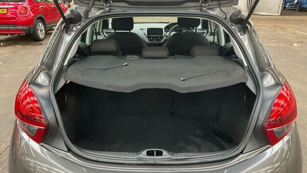 Used Peugeot 208 2018 for sale - 76267053: Photo 12