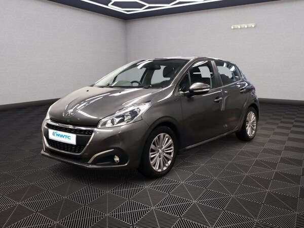 Used Peugeot 208 2018 for sale - 76267053: Photo 2