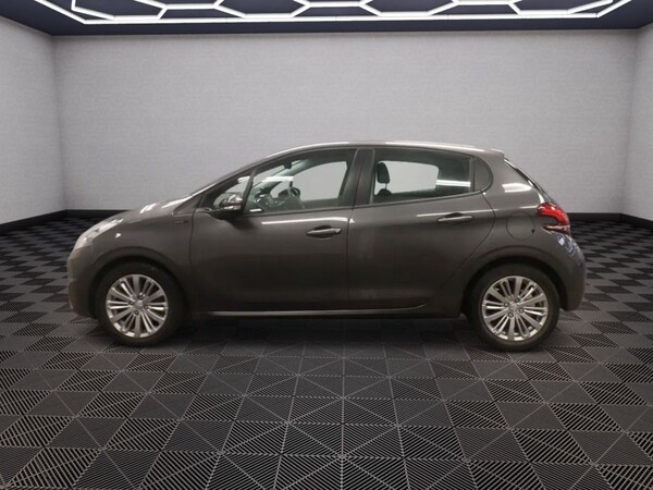 Used Peugeot 208 2018 for sale - 76267053: Photo 6