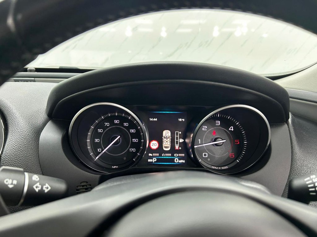 Used Jaguar XE 2016 for sale - 76056799: Photo 17