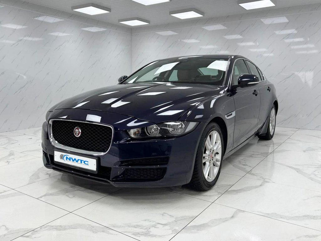 Used Jaguar XE 2016 for sale - 76056799: Photo 4