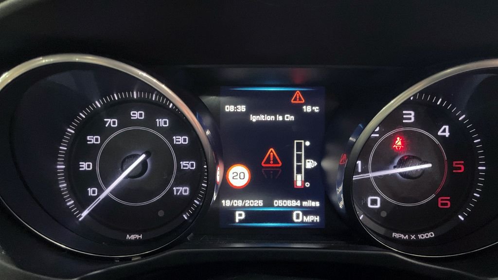 Used Jaguar XE 2016 for sale - 76056799: Photo 9