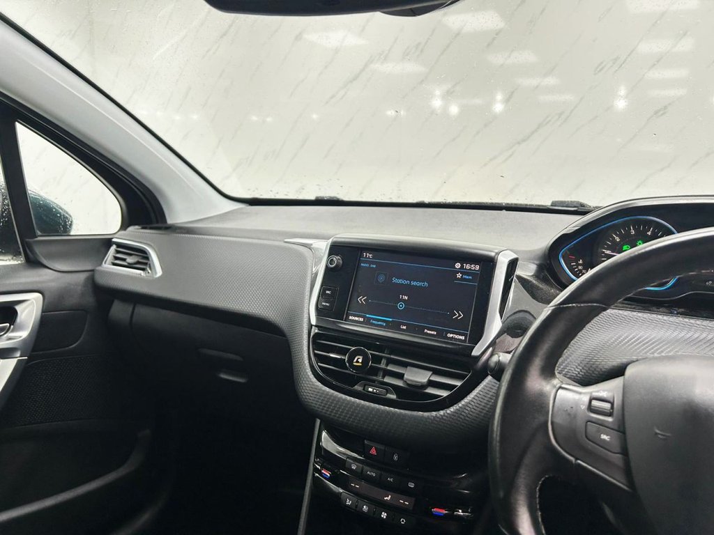 Used Peugeot 2008 2017 for sale - 76617192: Photo 14