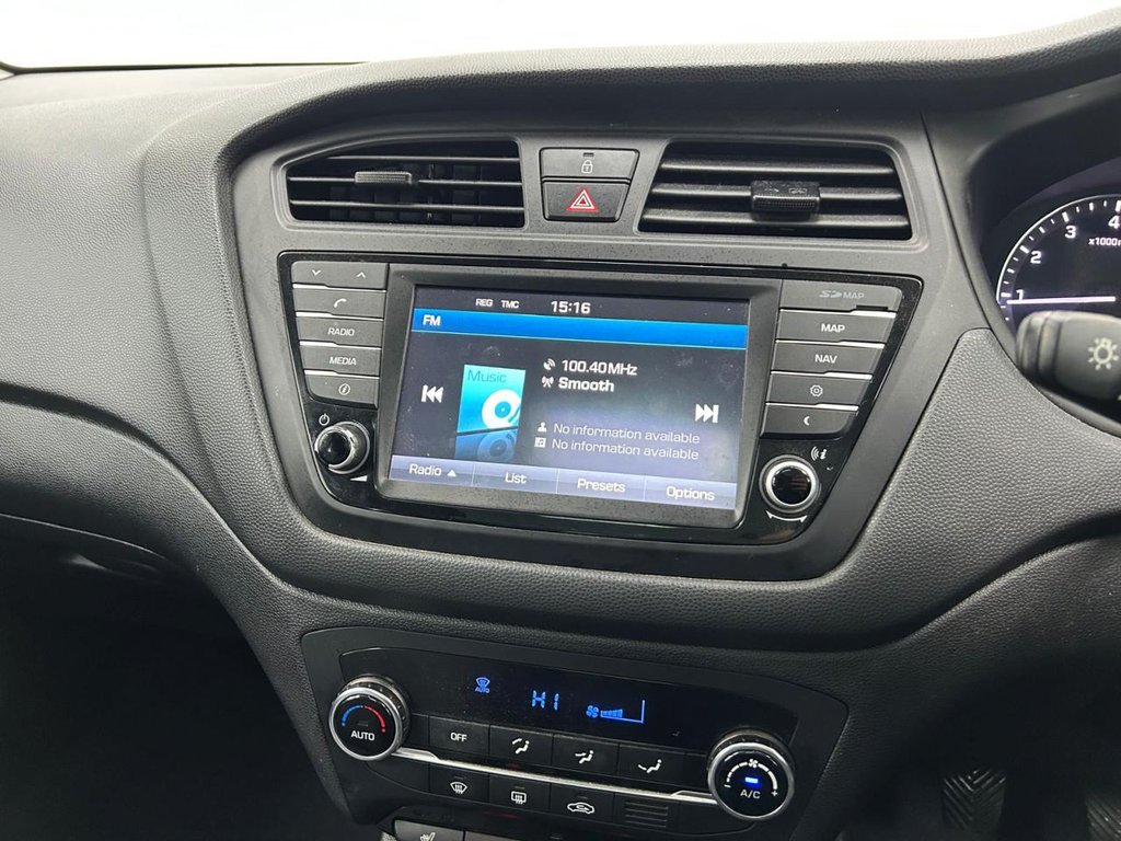 Used Hyundai i20 2016 for sale - 76768704: Photo 15