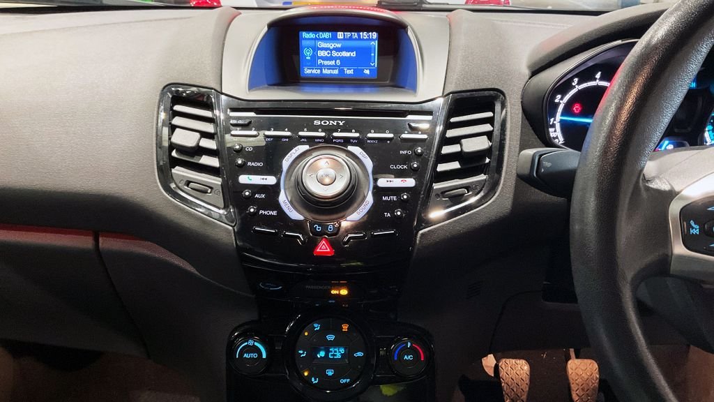 Used Ford Fiesta 2015 for sale - 77498896: Photo 11