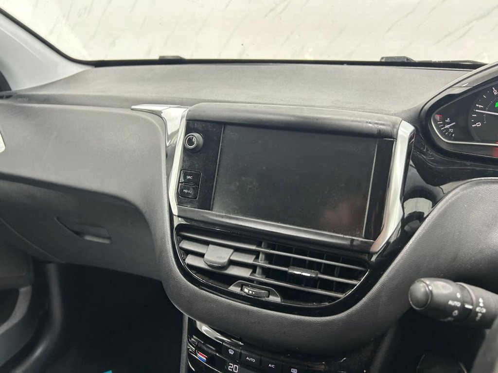 Used Peugeot 208 2015 for sale - 78212665: Photo 16