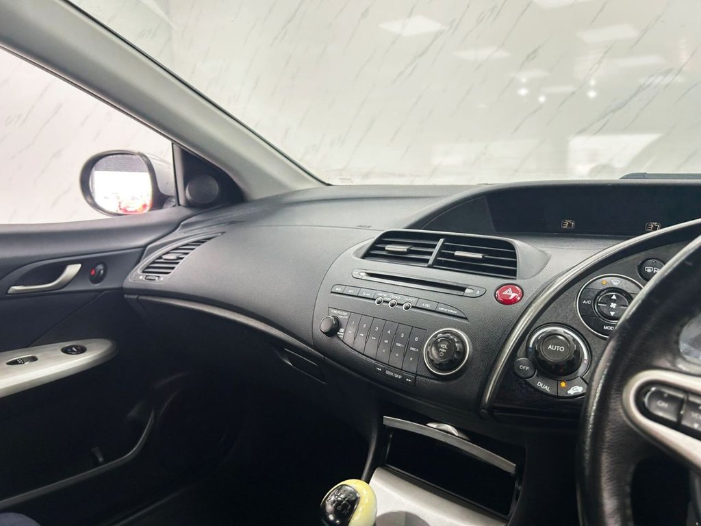 Used Honda Civic 2006 for sale - 76105918: Photo 13