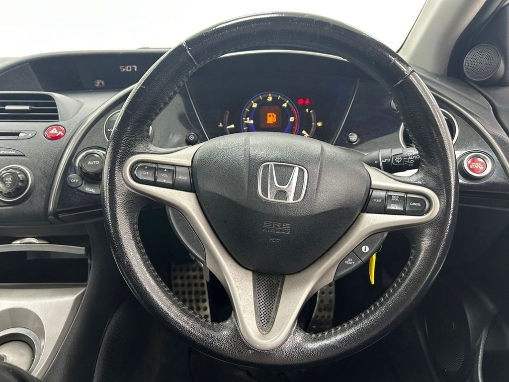 Used Honda Civic 2006 for sale - 76105918: Photo 15