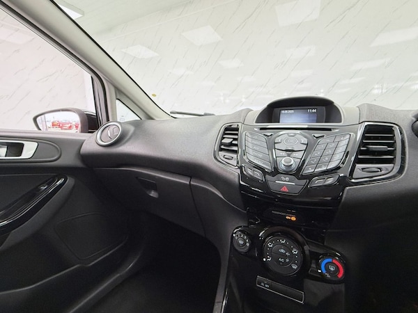 Used Ford Fiesta 2016 for sale - 73973973: Photo 1