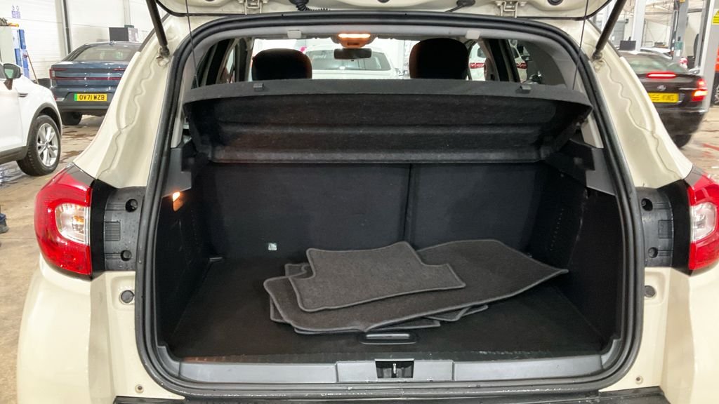 Used Renault Captur 2015 for sale - 77498957: Photo 15