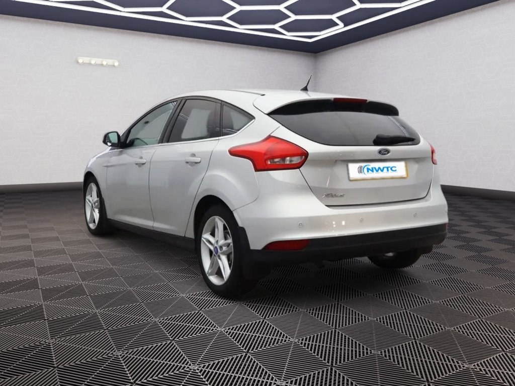 Used Ford Focus 2016 for sale - 76345900: Photo 4