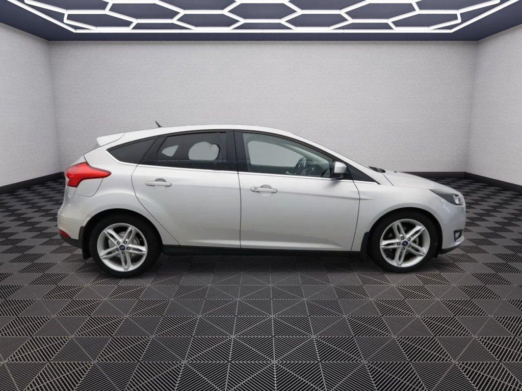 Used Ford Focus 2016 for sale - 76345900: Photo 6