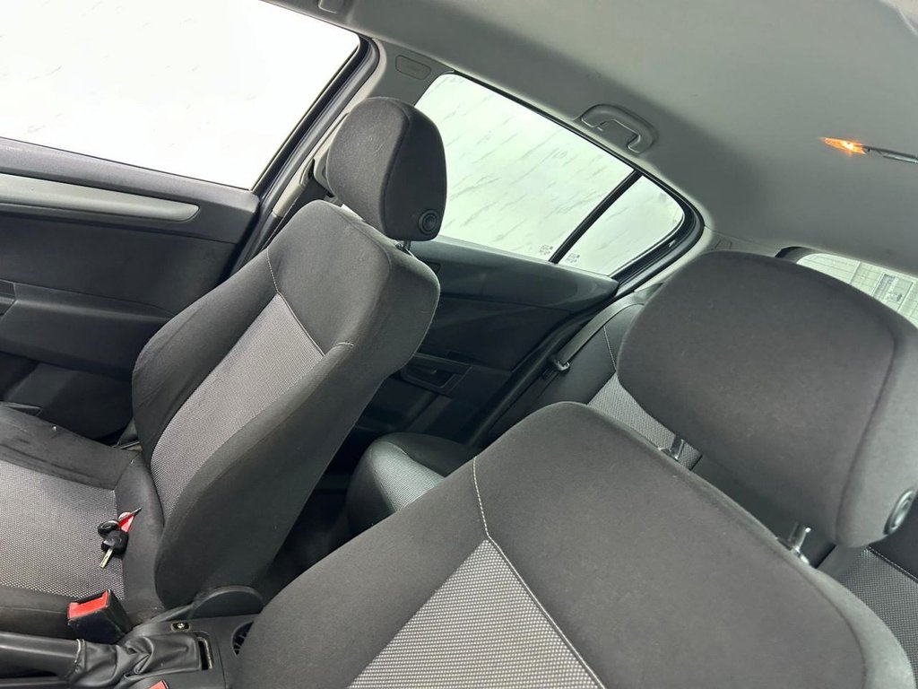 Used Vauxhall Astra 2010 for sale - 76686680: Photo 11