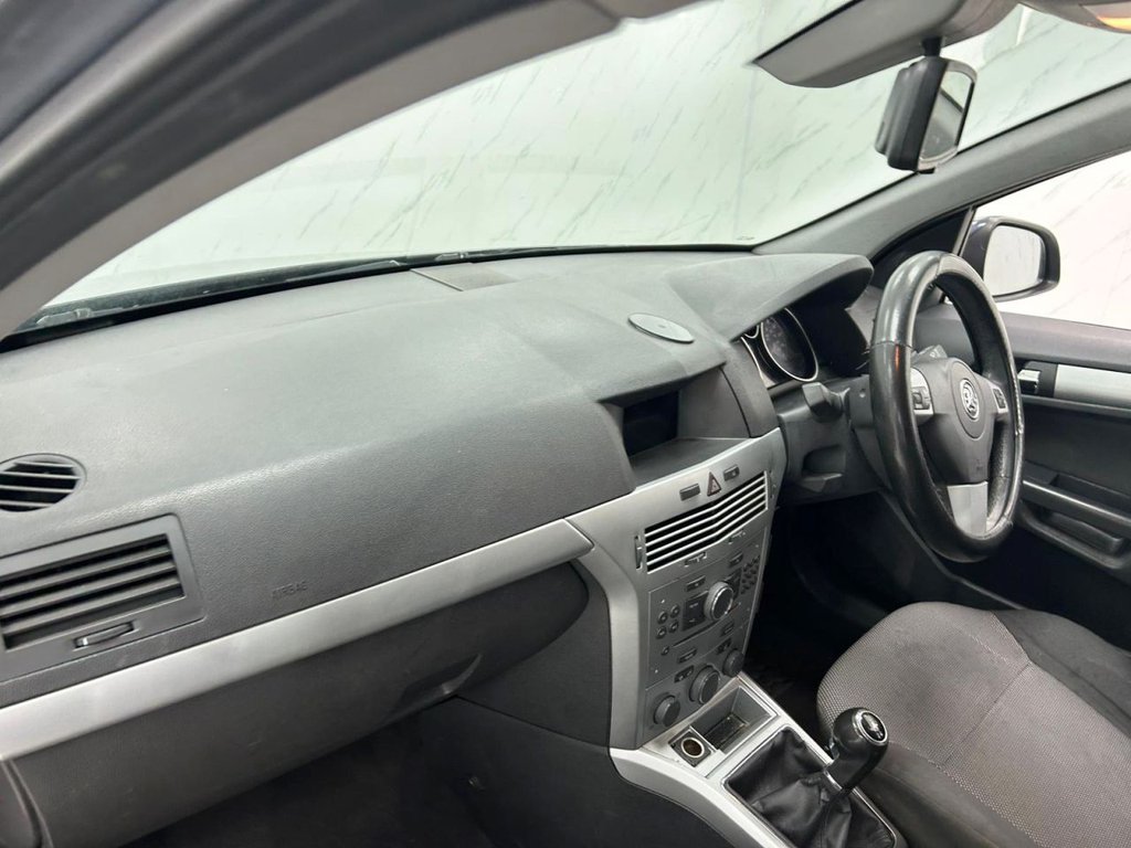 Used Vauxhall Astra 2010 for sale - 76686680: Photo 12