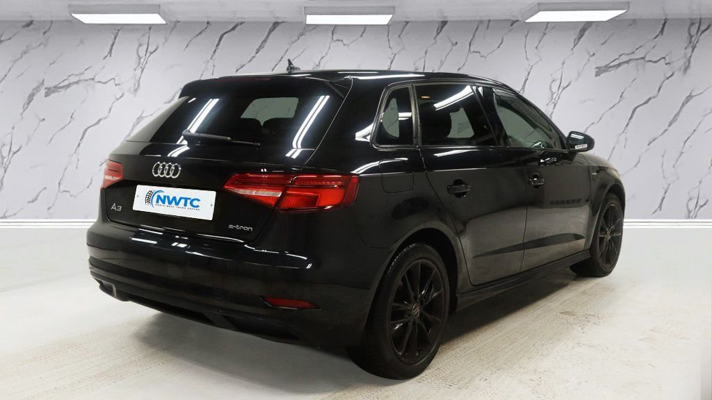 Used Audi A3 2018 for sale - 76910176: Photo 5