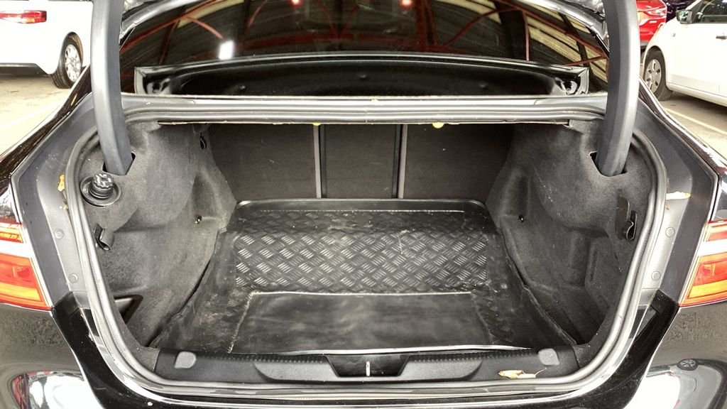 Used Jaguar XE 2017 for sale - 76454226: Photo 11