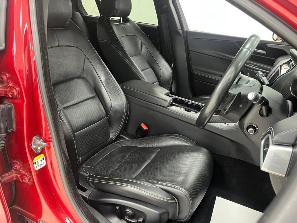 Used Jaguar XE 2015 for sale - 76783775: Photo 24