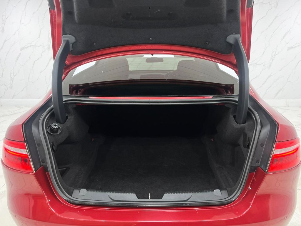 Used Jaguar XE 2015 for sale - 76783775: Photo 28