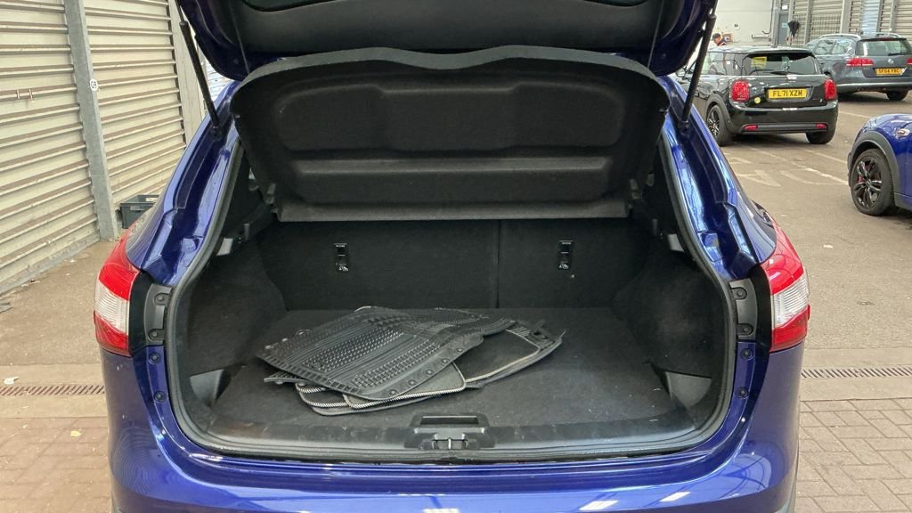 Used Nissan Qashqai 2017 for sale - 76267035: Photo 12