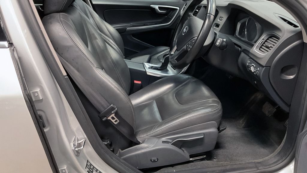 Used Volvo V60 2016 for sale - 76356917: Photo 11