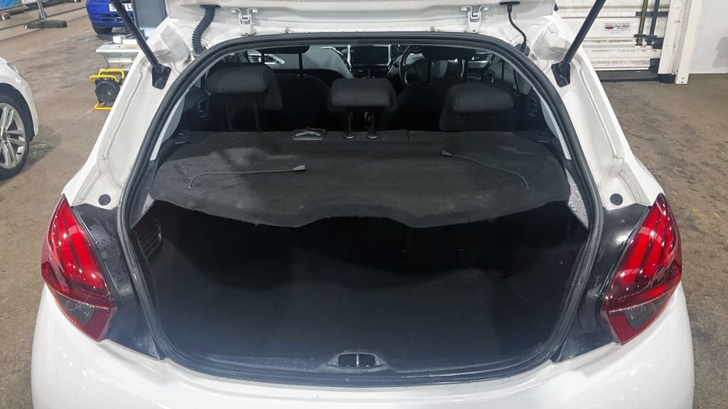 Used Peugeot 208 2019 for sale - 76386533: Photo 11