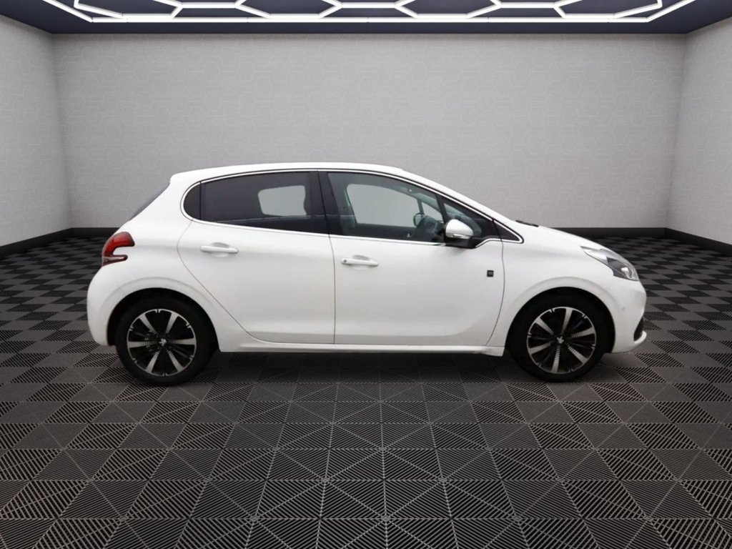 Used Peugeot 208 2019 for sale - 76386533: Photo 5