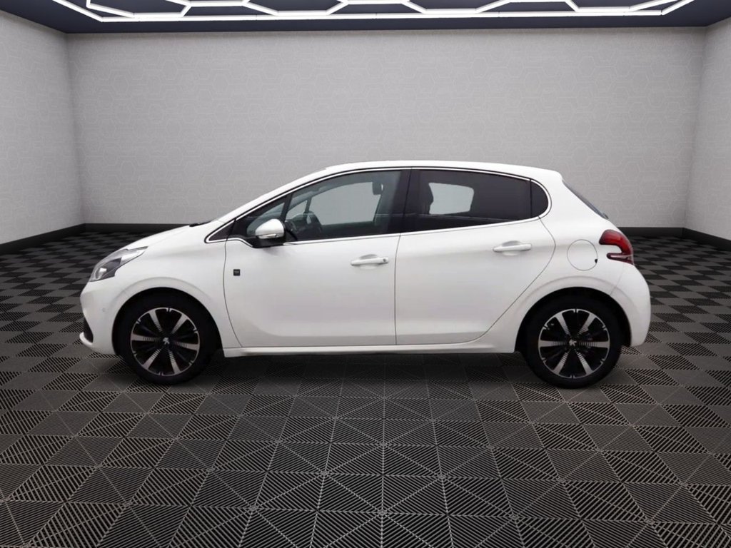Used Peugeot 208 2019 for sale - 76386533: Photo 6