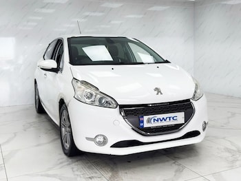 Used Peugeot 208 2013 for sale - 79358355: Photo