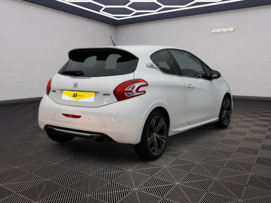 Used Peugeot 208 2014 for sale - 76386179: Photo 6
