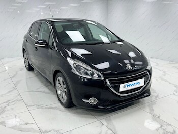 Used Peugeot 208 2015 for sale - 77608418: Photo