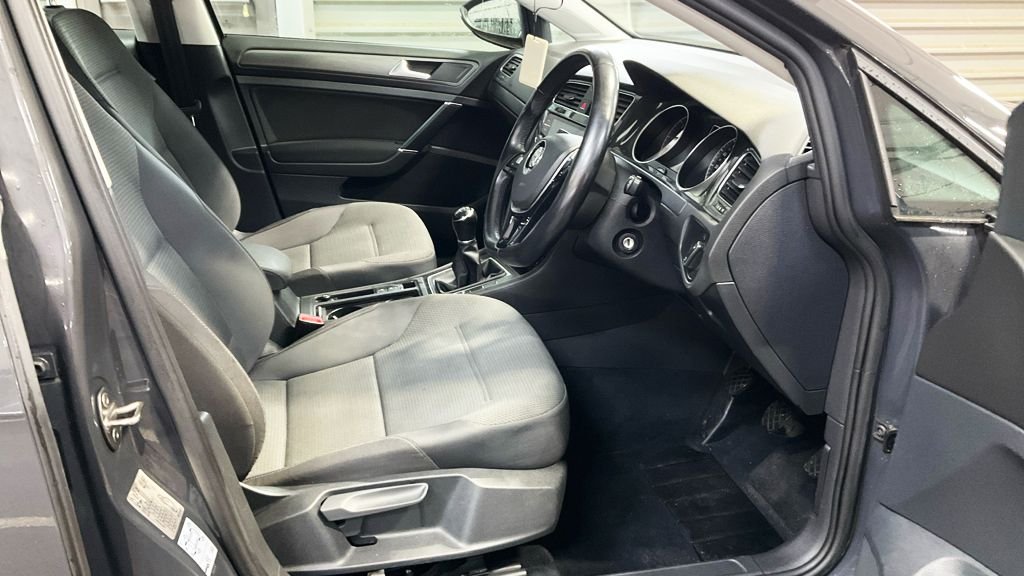 Used Volkswagen Golf 2017 for sale - 76740412: Photo 10
