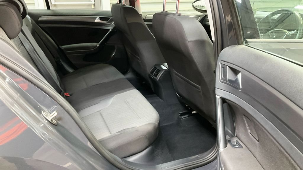Used Volkswagen Golf 2017 for sale - 76740412: Photo 11