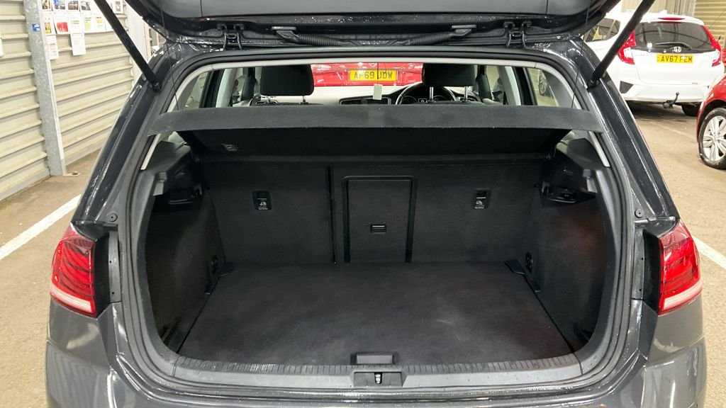 Used Volkswagen Golf 2017 for sale - 76740412: Photo 12