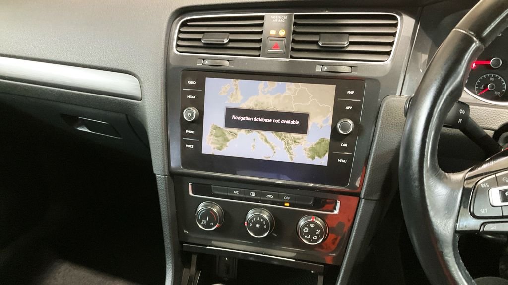 Used Volkswagen Golf 2017 for sale - 76740412: Photo 8