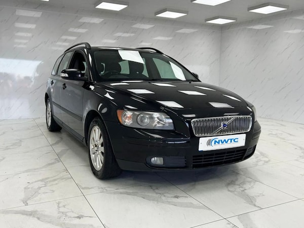 Used Volvo V50 2006 for sale - 75703343: Photo 2