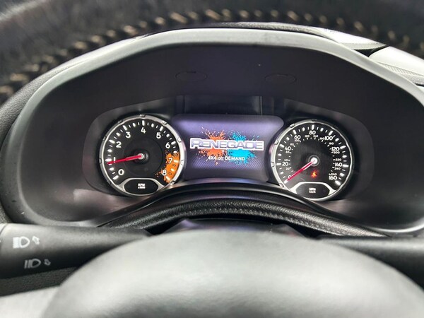 Used Jeep Renegade 2016 for sale - 75801681: Photo 17